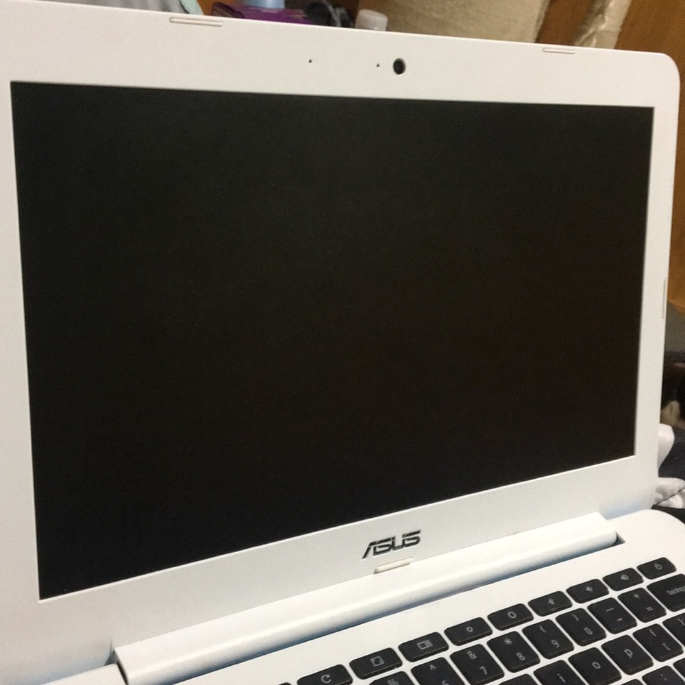 ASUS Laptop - Picture 3 of 6